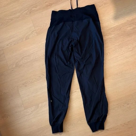 Lululemon dance studio mid rise jogger pants, true navy, size 6 EUC - Picture 8 of 10